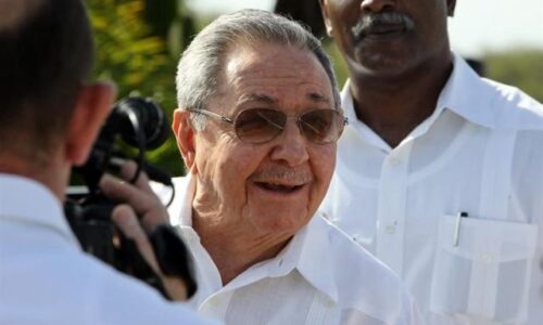 pict107_raul_castro