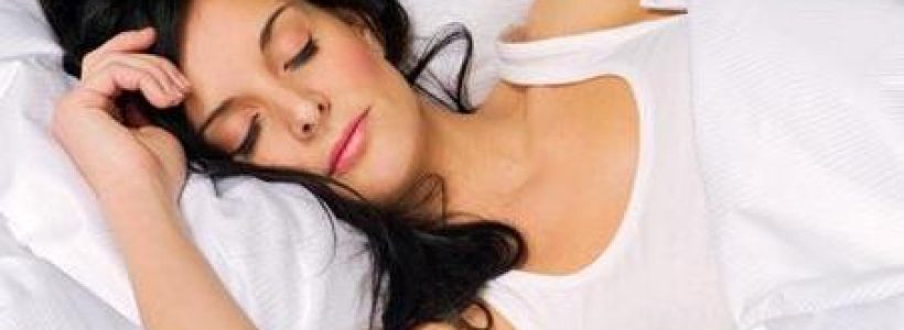 sueo-mujer-cama-dormir