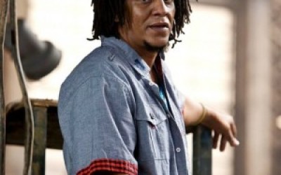 tego-calderon-e1314905300983-300x300