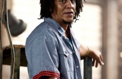 tego-calderon-e1314905300983-300x300