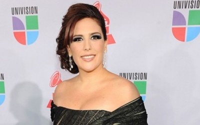 174619_moda.grammy.angelica.vale_.1040lg111110_principal