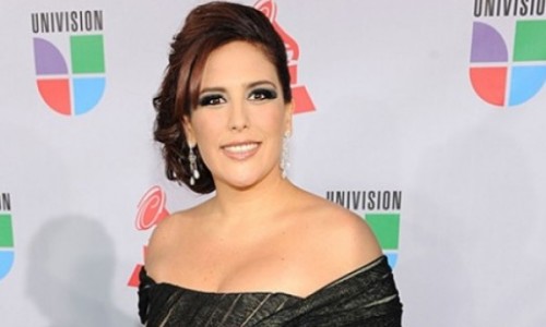 174619_moda.grammy.angelica.vale_.1040lg111110_principal