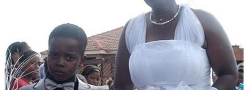 Nio-de-casa-con-una-mujer-de-61-aos-