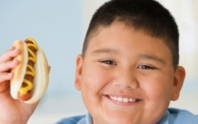 nio-obeso-gordo-hot-dog-300x154