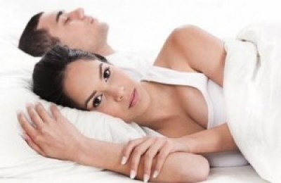 pareja-durmiendo-300x207