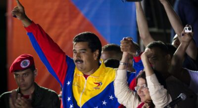 Maduro-obtiene-una-ajustadsima-victoria-que-el-opositor-Capriles-no-reconoce