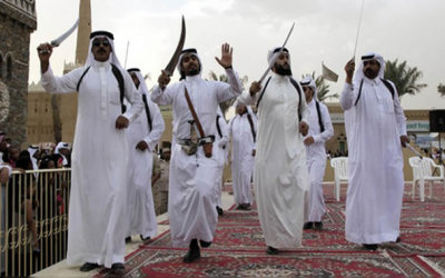 deportan_tres_hombres_por_ser_buen_mozos_en_ArabiaSaudita