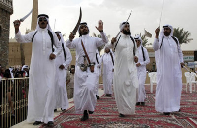 deportan_tres_hombres_por_ser_buen_mozos_en_ArabiaSaudita