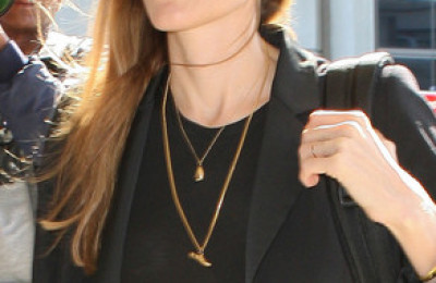 rs_293x473-130327171954-634.2jolie.ls.32713