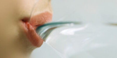 130613172556_tomando_agua_224x280_spl