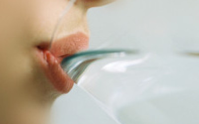 130613172556_tomando_agua_224x280_spl
