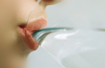130613172556_tomando_agua_224x280_spl