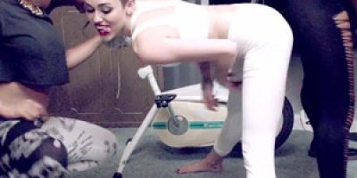 rs_300x300-130619095739-600.Miley.WeCantStop11.mh.061913