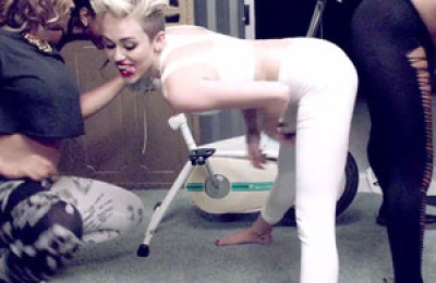 rs_300x300-130619095739-600.Miley.WeCantStop11.mh.061913