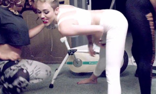 rs_300x300-130619095739-600.Miley.WeCantStop11.mh.061913