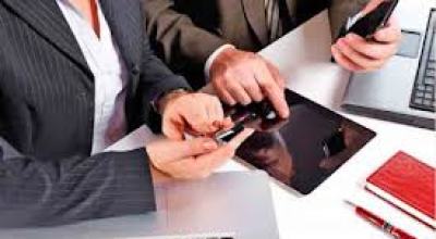 smartphone-en-una-oficina-mvil