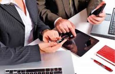 smartphone-en-una-oficina-mvil