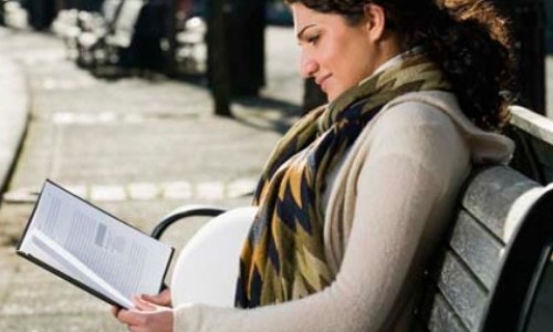 Madre-leyendo-