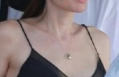angelina-jolie-170x300