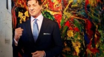 Sylvester-Stalone-expondr-sus-pinturas-en-San-Petersburgo