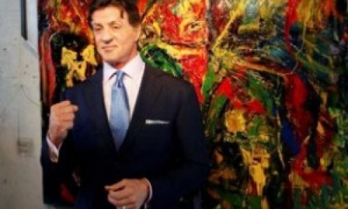 Sylvester-Stalone-expondr-sus-pinturas-en-San-Petersburgo