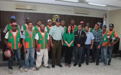 entrega_de_chalecos2013
