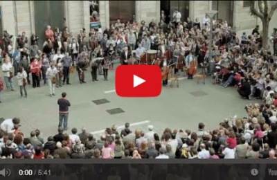 musico-plaza-sorpresa