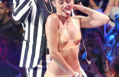 rs_293x473-130826094343-634.Miley.Thicke.mh.082613