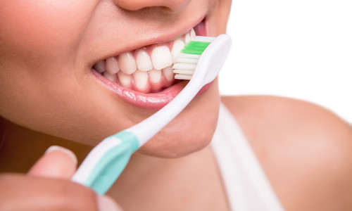 Cepillar-los-dientes