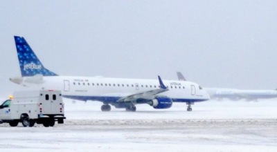 jetblue-snow-scene