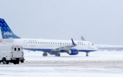jetblue-snow-scene