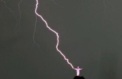 rayo_en_cristo_de_rio_de_janeiro2