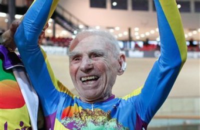 Ciclista-Robert-Marchand-fija-nueva-marca-mundial