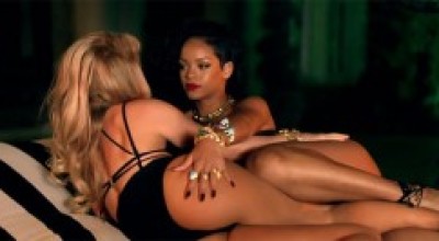 Shakira-y-Rihanna1-300x133