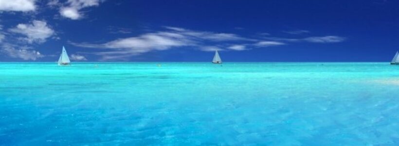 boats-on-the-ocean-wallpapers_14246_1280x800