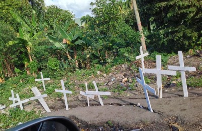 cruces_en_carretera_pop-navarrete