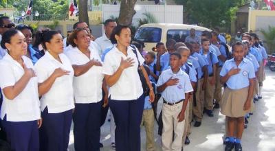 isamiento_de_la_bandera_dia_del_estudiante