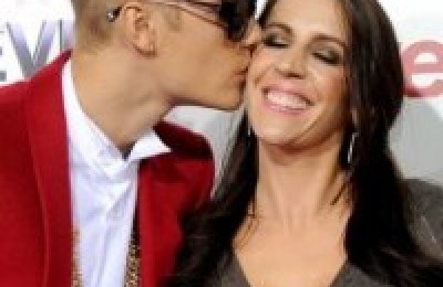 justin-bieber-y-su-mama_214x320-200x300