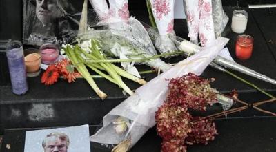 luto_en_ny_en_memoria_hoffman