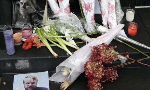 luto_en_ny_en_memoria_hoffman