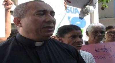 padre_Bernardo_reclama_rehabilitacion_centro_medico_y_el_hospital_de_sosua