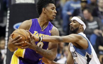 young_de_los_lakers_se_lesiona