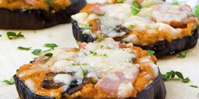 mini-pizzas-de-berenjena-613x342