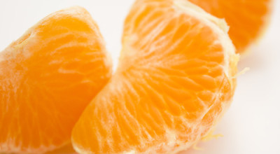 Comer-mandarina-500x325