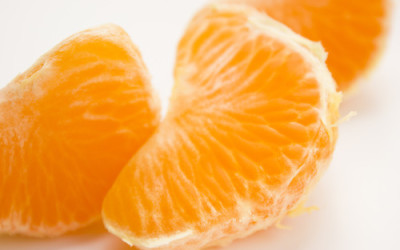 Comer-mandarina-500x325