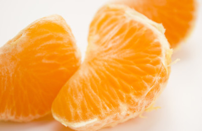 Comer-mandarina-500x325
